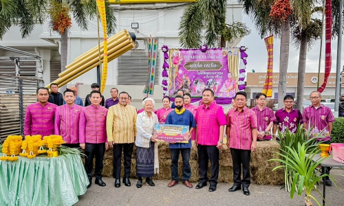 ผู้ว่าราชการจังหวัดร้อยเอ็ด มอบโค - กระบือ ในงาน "มหาทานบารมี ประเพณีบุญผะเหวดร้อยเอ็ด" ประจำปี 2568